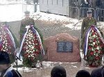 Полякам отдали старую табличку с места гибели Качиньского - Похоронный портал