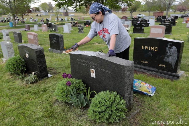New Bedford considering rules for what can be placed at cemetery graves - Похоронный портал