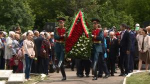 На Арском кладбище в Казани почтили память Героя Советского Союза Михаила Девятаева - Похоронный портал