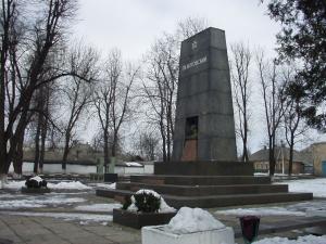 В Украине в Подольске разграблен мавзолей Котовского - Похоронный портал