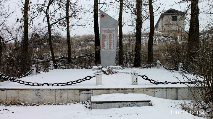 Брянск. Разрушается памятник освобождавшим Брянск воинам-штрафникам