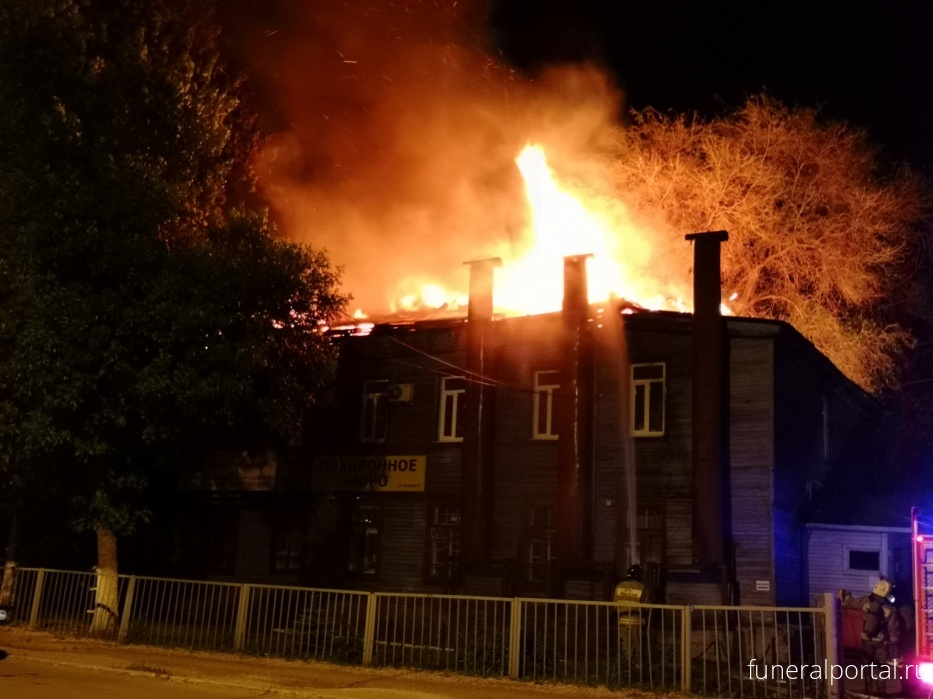 Ритуальный костер: в Тольятти сгорело похоронное бюро - Похоронный портал