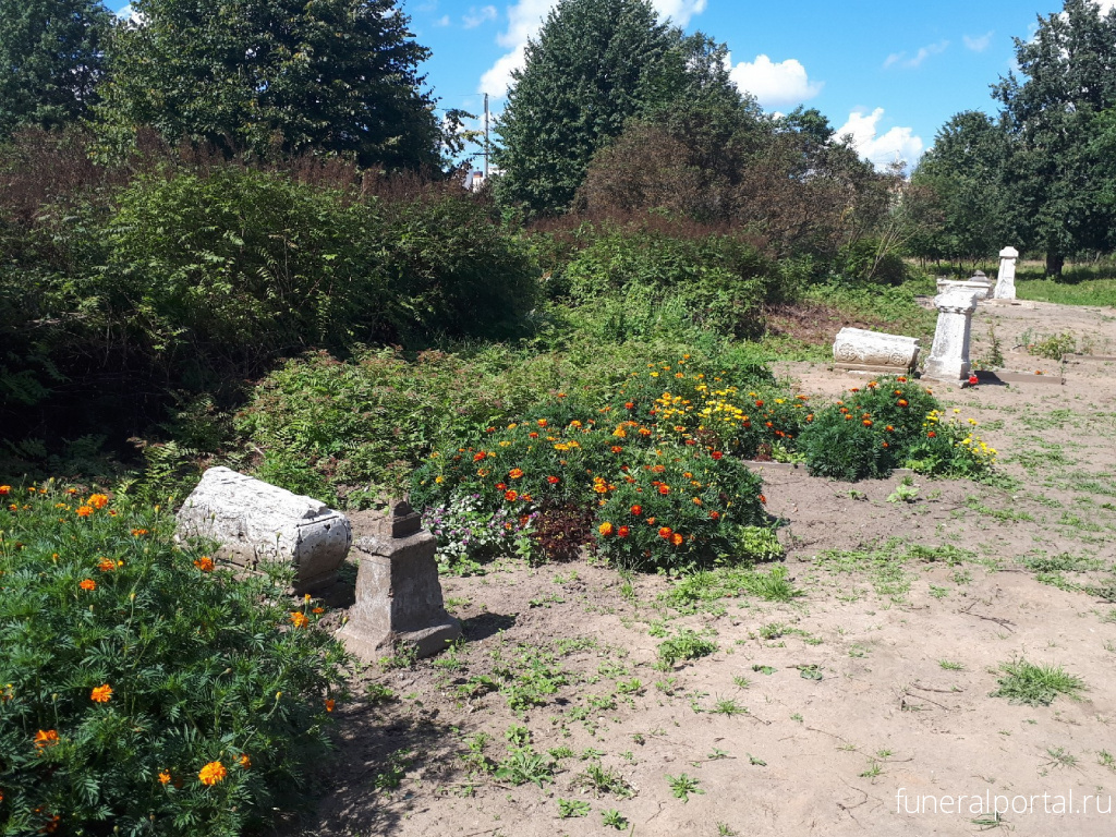 Субботник на Волынском некрополе, или Зачем восстанавливать старое кладбище