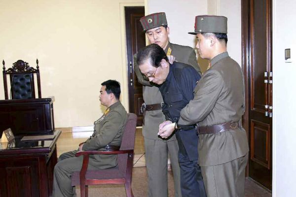  В КНДР собираются казнить 200 партийных чиновников - Похоронный портал