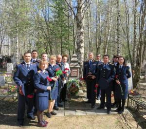 Костромские следователи навели порядок на могилах ветеранов Великой Отечественной войны - Похоронный портал