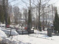 Жительница Суворова и её дочка питались на кладбище - Похоронный портал