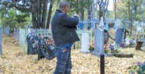 Качканарские полицейские поймали похитителей могильных оградок - Похоронный портал