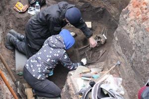 Сенсация в Омской крепости: найден скелет возрастом 2,5 тысячи лет - Похоронный портал