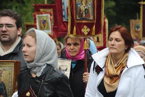 Сотни паломников прошли Крестным ходом в честь святой княгини Елизаветы Федоровны - Похоронный портал