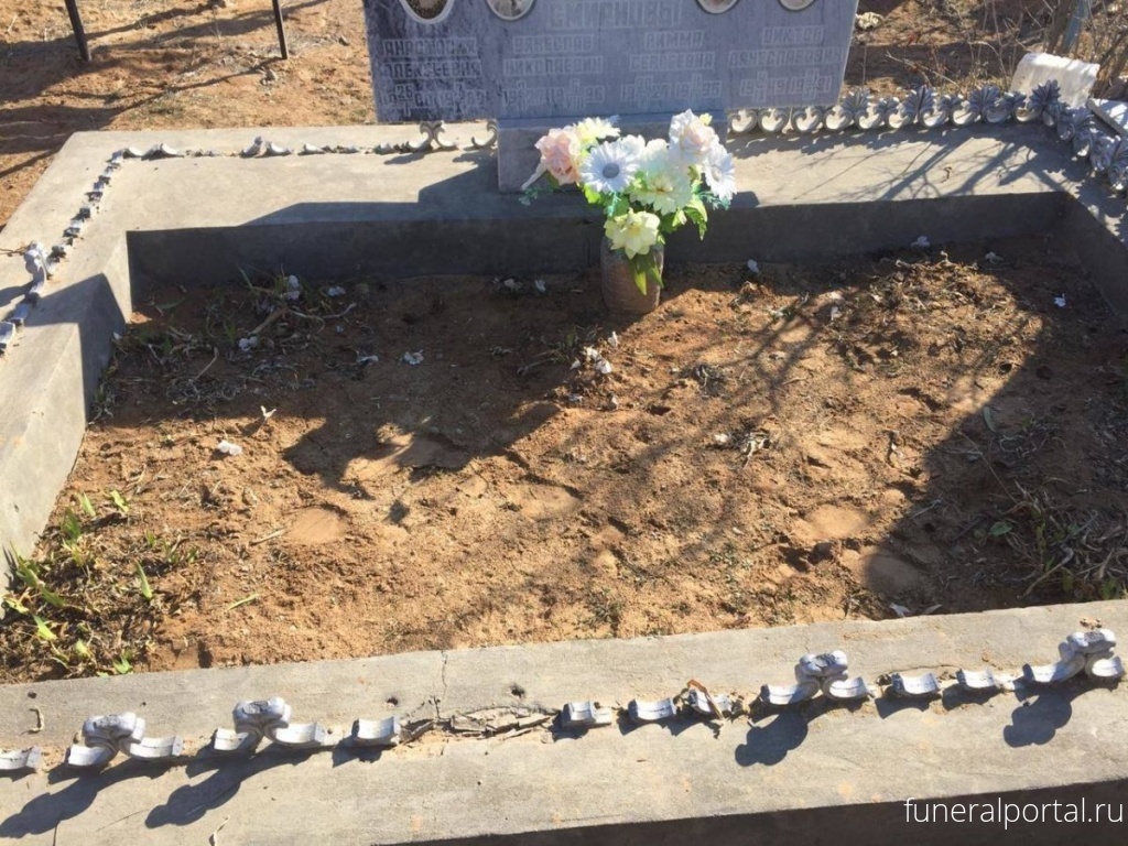 Астраханцы жалуются на спиливание оград с могил родственников - Похоронный портал