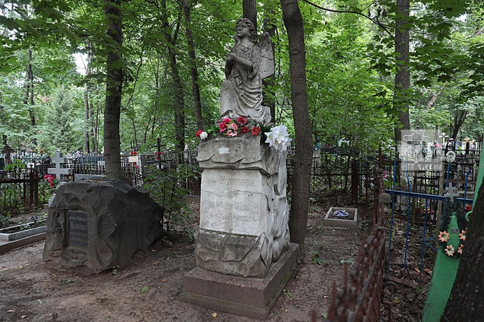 Арское кладбище: история Казани в десяти безмолвных надгробиях