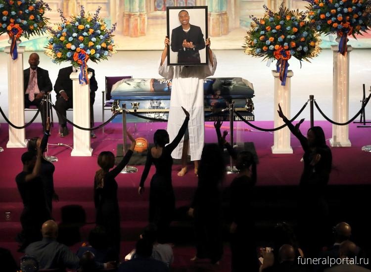 Funeral for Jaylon McKenzie, 14, killed by stray bullet - Похоронный портал