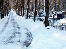 На уборку городских кладбищ зимой 2017 года горисполком выделяет более 700 тысяч рублей - Похоронный портал