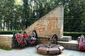 В Старой Руссе открыли обелиск павшим в Великой Отечественной войне - Похоронный портал