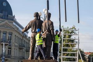 В Вильнюсе демонтировали последние советские скульптуры - Похоронный портал