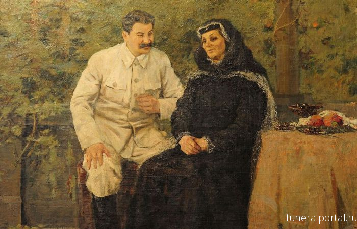 Кому не дает покоя могила матери Сталина в Тбилиси?