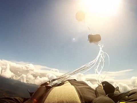 Норвежского парашютиста чуть не убил метеорит - Похоронный портал