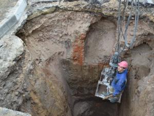 В Ульяновской области рабочие рыли траншею, а вырыли человеческие кости - Похоронный портал
