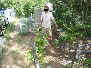 Брянский безработный год воровал ограды с кладбища - Похоронный портал
