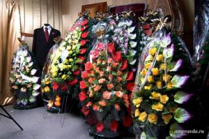 Элитную «Слезу» и бюджетную «Малявку» закупят для ритуальных услуг Благовещенска - Похоронный портал