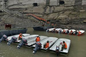 Внутри затонувшего в Китае судна могут оставаться живые люди - Похоронный портал
