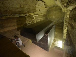 24 саркофага обнаружено возле пирамиды в Гизе - Похоронный портал