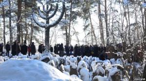 Дорога из огня в память о 25 тысячах убитых в Латвии евреях (видео) - Похоронный портал