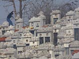 В Китае банда вымогателей похищает на кладбище урны с прахом, оставляя вместо них номер телефона - Похоронный портал