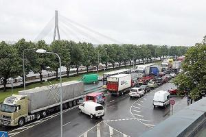 Латвия – лидер ЕС по смертности на дорогах - Похоронный портал