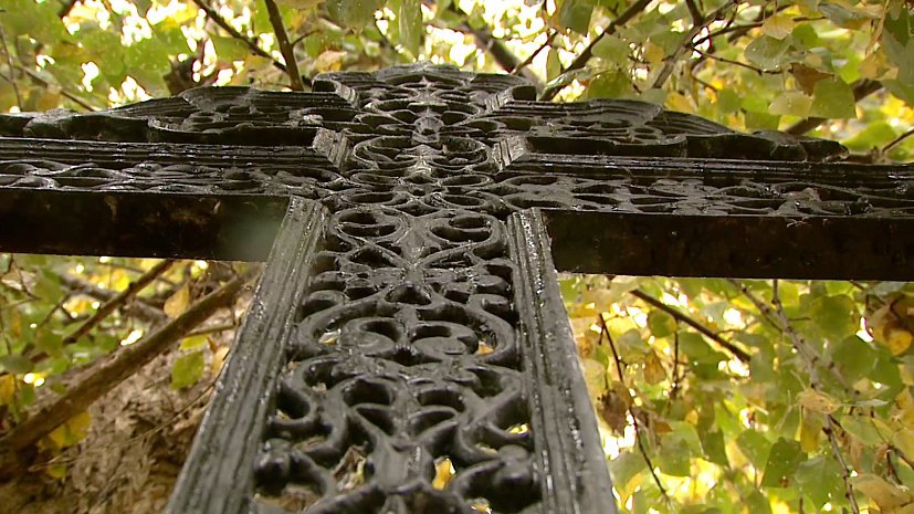 Камеры видеонаблюдения охраняют таинственное кладбище в Каслях
