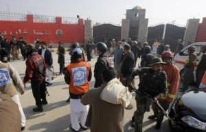 В Пакистане совершено нападение на университет - Похоронный портал