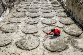 В ходе раскопок в Ване обнаружены урартские кувшины, служащие могилами для погребения - Похоронный портал