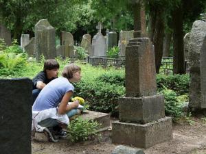 Социальную сеть для покойников создали в Литве - Похоронный портал