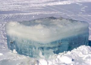 В Новосибирской области вмерзшее в лед тело пока никто не ищет - Похоронный портал