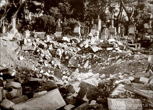 Montréal. 300 vases funéraires volés en moins d’un mois sur des tombes - Похоронный портал