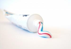 Зубная паста поможет определить риск инфаркта и инсульта - Похоронный портал