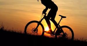 Мельников не хочет отправлять велосипедистов «на поиски приключений за смертью» - Похоронный портал