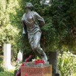 69 лет назад немецкие фашисты казнили партизанку Зою Космодемьянскую - Похоронный портал