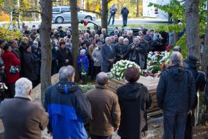 Мэра Маарду Георгия Быстрова похоронили на кладбище Пярнамяэ в Таллинне - Похоронный портал