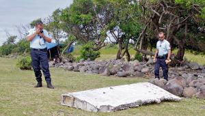 На острове Реюньон официально прекращены поиски обломков самолета Boeing 777 - Похоронный портал