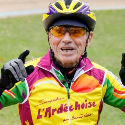 105-летний велосипедист раскрывает тайны долголетия