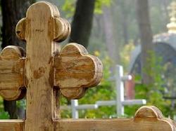 На кладбище в Ижевске ребенка убило надгробной плитой - Похоронный портал