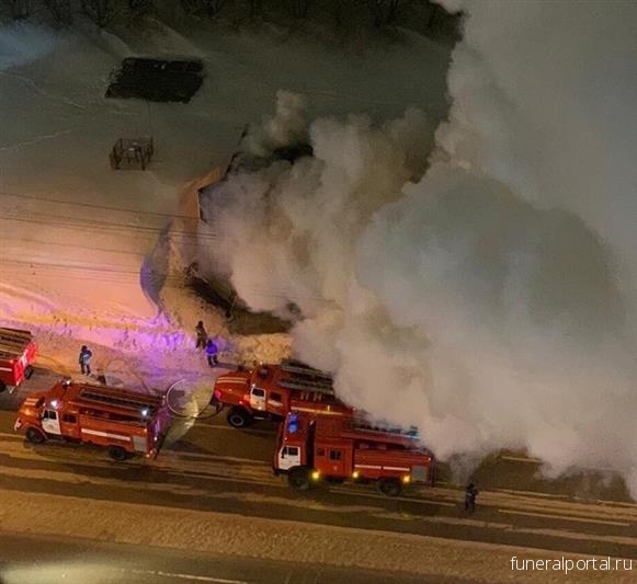 Новосибирск. Росгвардейцы оказали помощь новосибирским пожарным в эвакуации граждан из горящего здания - Похоронный портал