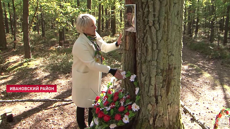 Беларусь. Его могилу нашли по надписи на дереве: родственники погибшего партизана спустя десятилетия узнали место захоронения деда
