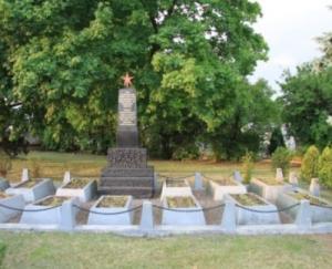 В Польше вандалы осквернили памятник воинам красной армии - Похоронный портал