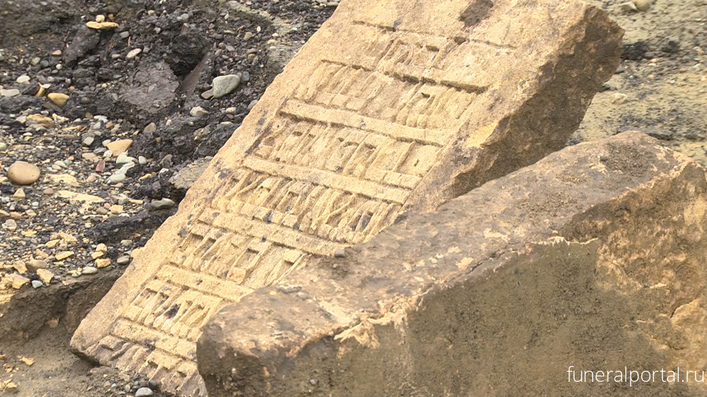 Украина. Больше 100 еврейских надгробий нашли на Ивано-Франковщине  - Похоронный портал
