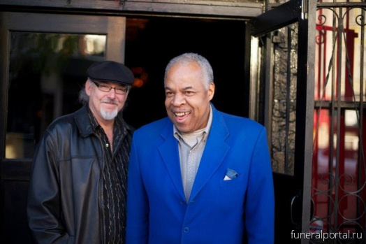 ‘He should have been a superstar’: Freddie Hughes, Oakland soul singer, dies at 79 - Похоронный портал
