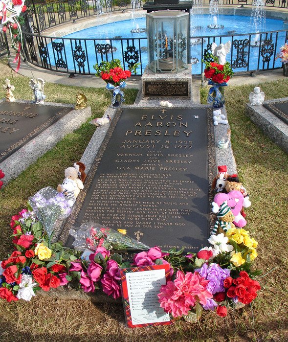 Пустующий склеп Элвиса Пресли выставлен на аукцион - Похоронный портал