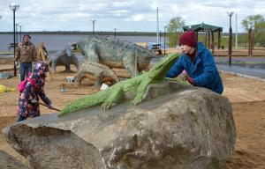 В Архангельской области открыт парк со скульптурами звероящеров в натуральную величину - Похоронный портал