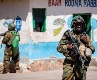В Сомали 12 человек погибли при покушении на чиновника (видео) - Похоронный портал